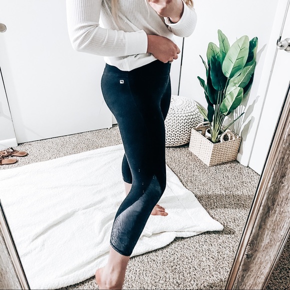 Fabletics Pants - Fabletics cropped leggings